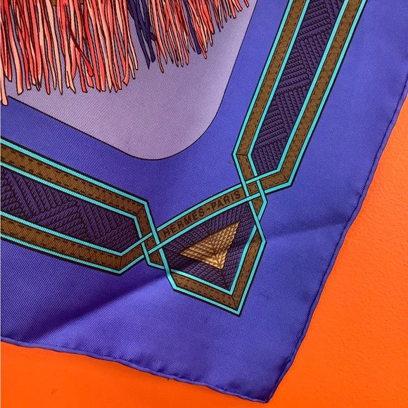 Large Square Scarf - Picture 5 of 7